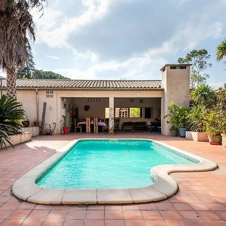 Carignan Apartment *