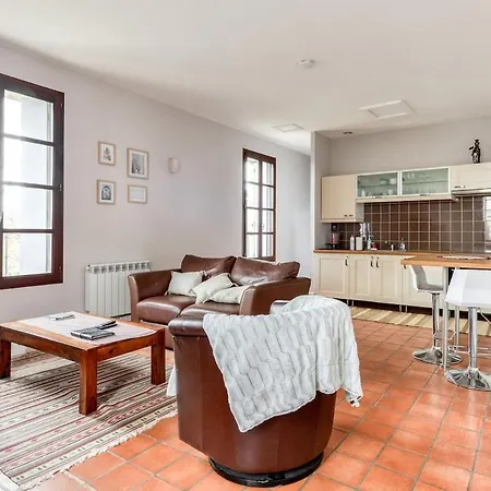 Carignan Apartment Neffies